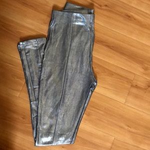 Shiny leggings